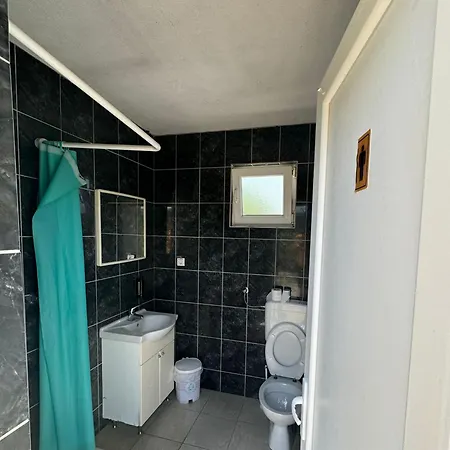 Autocamp Laks Camping