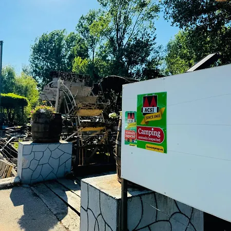 Camping Autocamp Laks